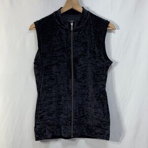 🦀 Sofibella  Black crushed Velvet Zip Vest